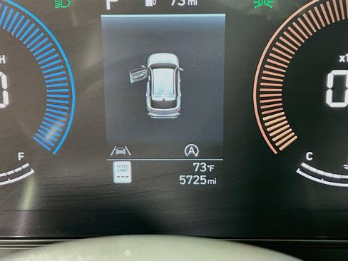Used 2024 Hyundai Kona SE AWD/4WD image 12