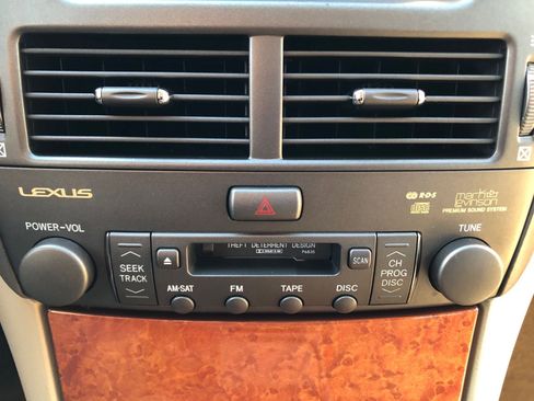 Used 2004 Lexus LS 430 image 29