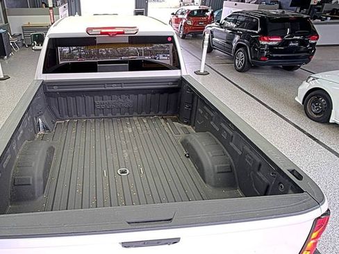 Used 2024 Chevrolet Silverado 2500 High Country w/ Technology Package image 16