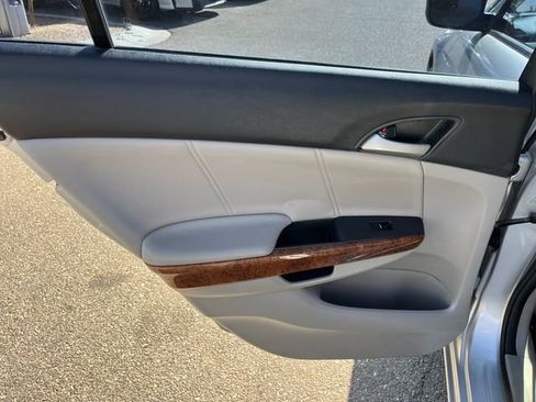 Used 2012 Honda Accord EX-L image 8