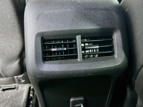Used 2021 Chevrolet Equinox LT AWD/4WD image 25