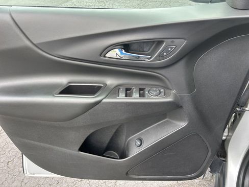 Used 2019 Chevrolet Equinox LT FWD image 16