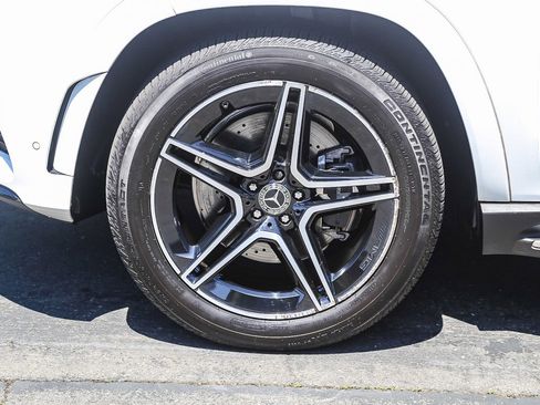 Certified 2023 Mercedes-Benz GLS 450 4MATIC image 9