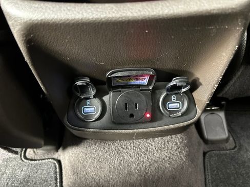 Used 2020 Hyundai Santa Fe Limited image 18