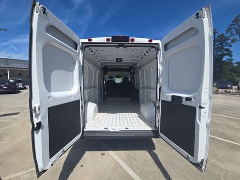 Used 2025 RAM ProMaster 2500 w/ Convenience Group FWD image 6