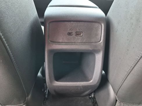 Used 2025 Chevrolet Trax LT FWD image 20