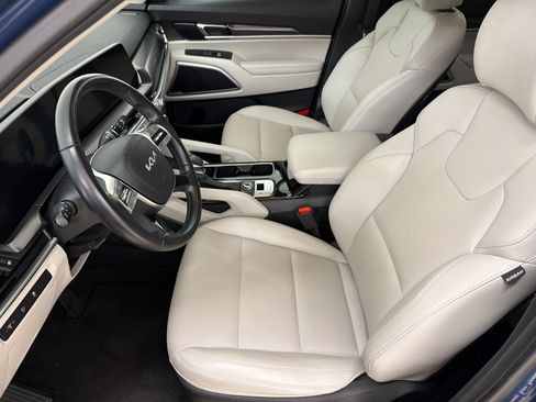 Used 2023 Kia Telluride S AWD/4WD image 5