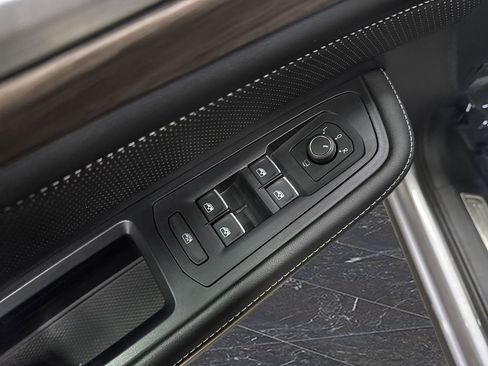 Certified 2024 Volkswagen Atlas SEL Premium R-Line image 30