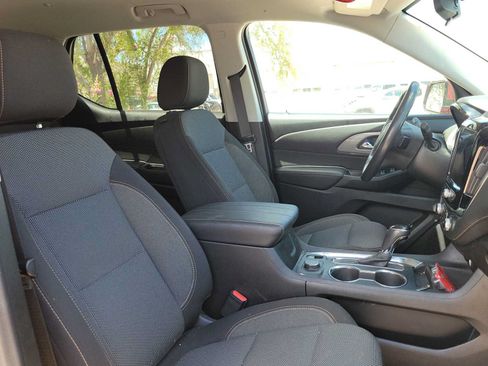 Used 2020 Chevrolet Traverse LT FWD image 18