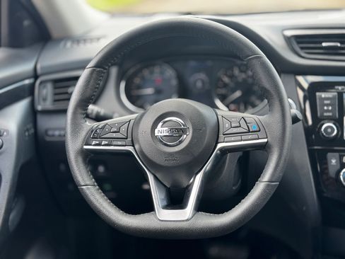 Used 2020 Nissan Rogue SL image 14