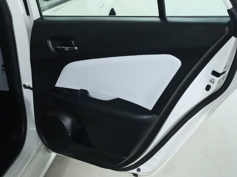 Used 2019 Toyota Prius XLE image 31