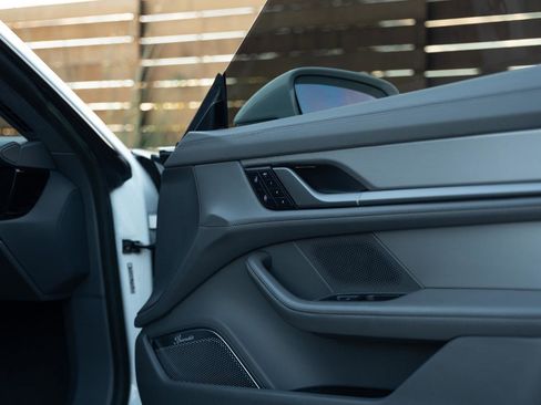 Used 2022 Porsche Taycan Turbo S image 76