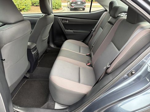 Used 2017 Toyota Corolla LE image 30