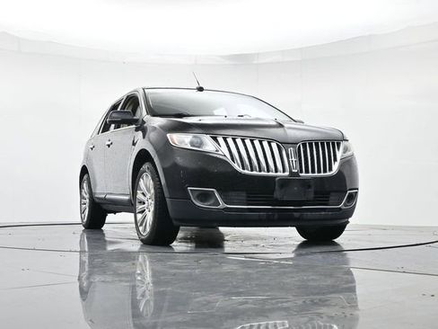 Used 2014 Lincoln MKX AWD w/ Equipment Group 102A image 39