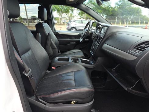 Used 2019 Dodge Grand Caravan GT FWD image 11