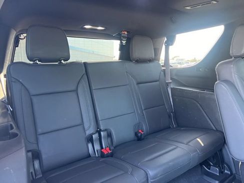 Used 2022 Chevrolet Tahoe Z71 w/ Luxury Package AWD/4WD image 26