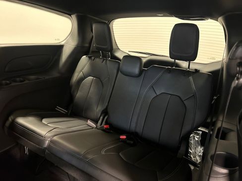 New 2026 Chrysler Pacifica Select image 31