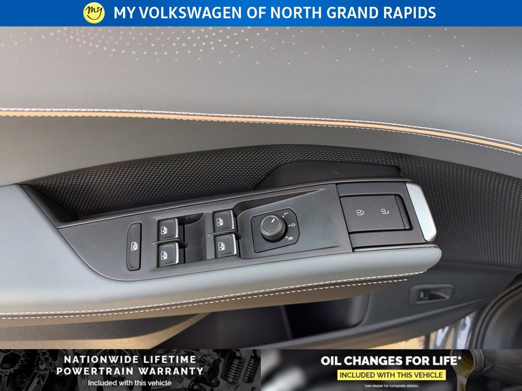 New 2027 Volkswagen Atlas SEL R-Line AWD/4WD image 11