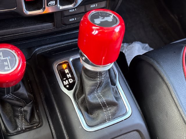 Used 2024 Jeep Wrangler Unlimited Sport AWD/4WD image 39