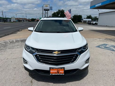 Used 2019 Chevrolet Equinox LT FWD image 2