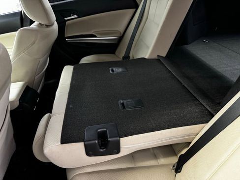 Used 2013 Honda Crosstour EX image 31