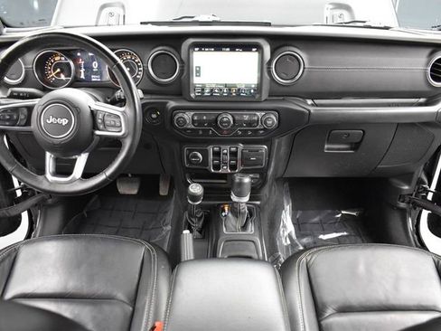 Used 2019 Jeep Wrangler Unlimited Sahara image 11