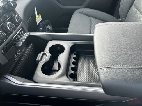 New 2026 RAM 1500 4x4 Crew Cab image 22