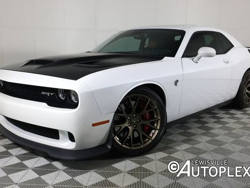Used 2016 Dodge Challenger SRT Hellcat RWD image 1