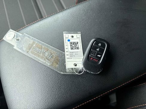 Certified 2025 Honda CR-V Sport image 33
