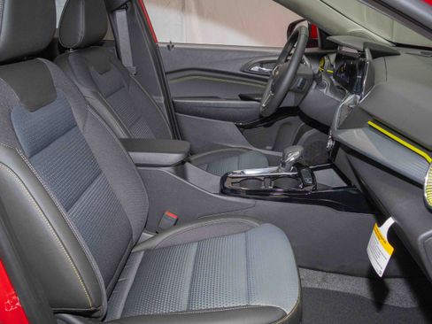 New 2026 Chevrolet Trax LT w/ Driver Confidence Package image 7