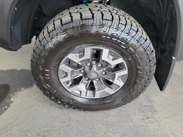 Used 2023 Toyota Tacoma TRD Off-Road w/ Black Out Package (TMS) AWD/4WD image 31