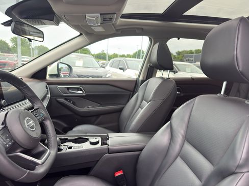 Used 2021 Nissan Rogue SV w/ Premium Package AWD/4WD image 26