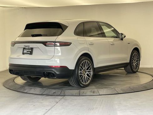 Certified 2023 Porsche Cayenne Platinum Edition AWD/4WD image 7