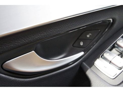 Used 2022 Mercedes-Benz GLC 300 image 22