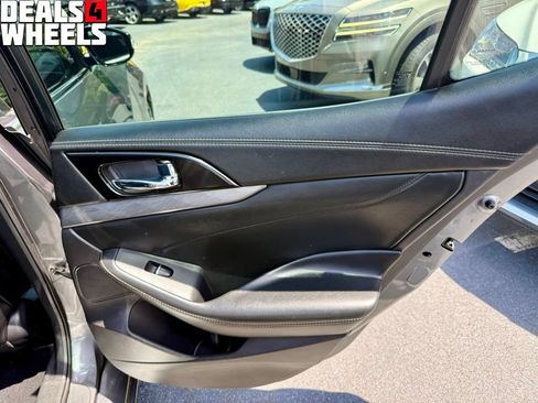 Used 2017 Nissan Maxima 3.5 SL FWD image 27