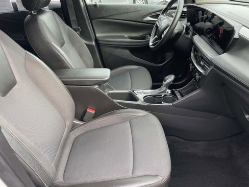 Used 2025 Buick Encore GX Preferred image 27