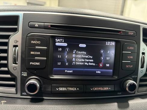 Used 2019 Kia Sportage LX FWD image 18