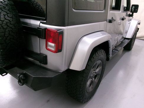 Used 2017 Jeep Wrangler Unlimited Sport AWD/4WD image 8