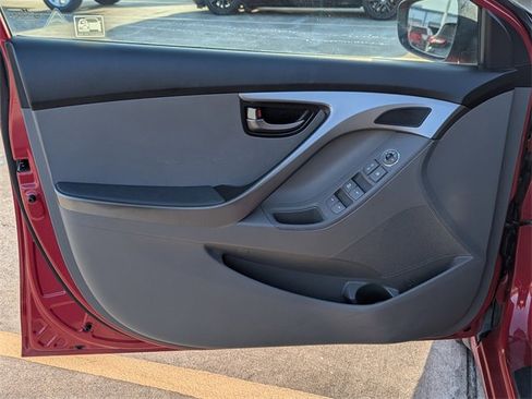 Used 2013 Hyundai Elantra GLS image 10