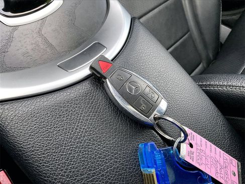 Used 2019 Mercedes-Benz GLC 300 GLC 300 image 29