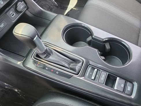 Used 2024 Honda Civic Sport image 13