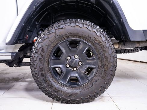 Used 2021 Jeep Gladiator Mojave image 11