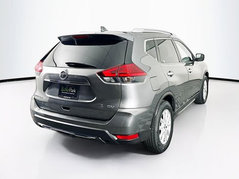 Used 2017 Nissan Rogue SV FWD image 9