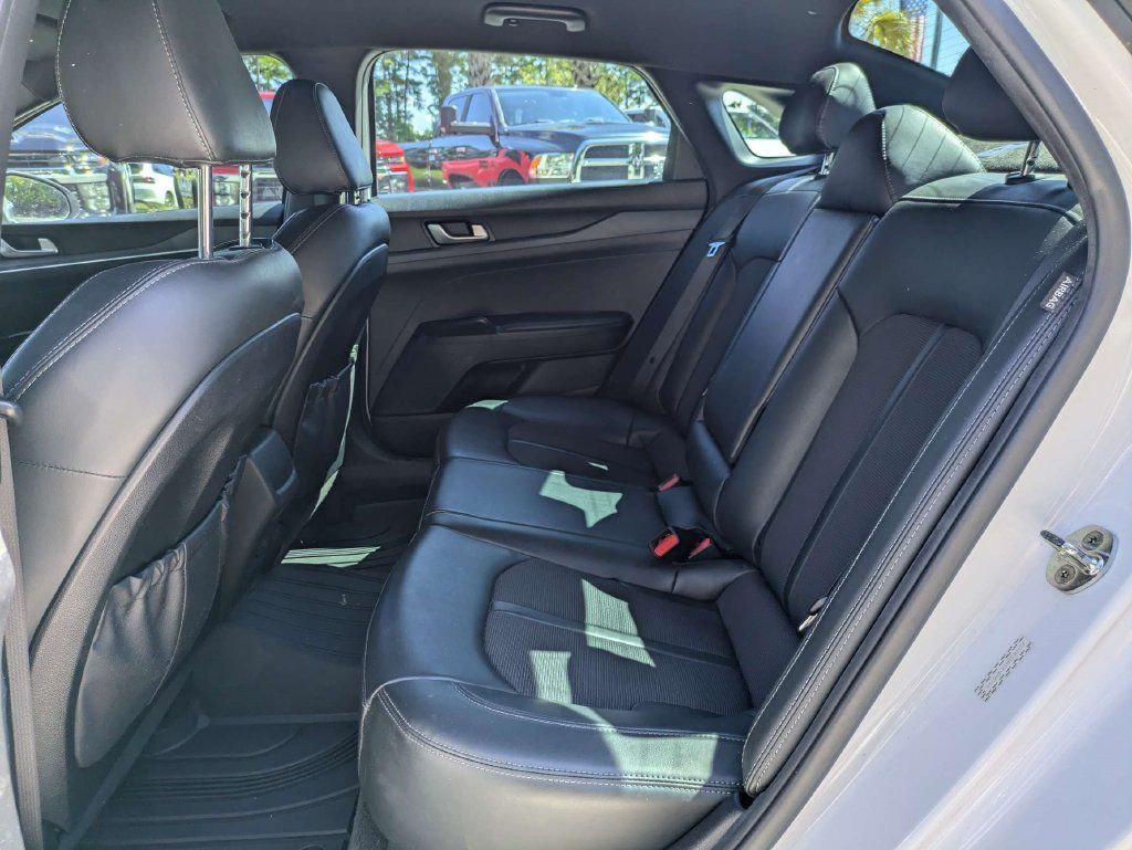 Used 2022 Kia K5 GT-Line FWD image 13