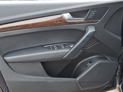 Used 2019 Audi Q5 2.0T Premium AWD/4WD image 12