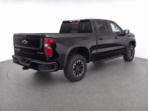 Used 2023 Chevrolet Silverado 1500 ZR2 w/ Technology Package AWD/4WD image 4