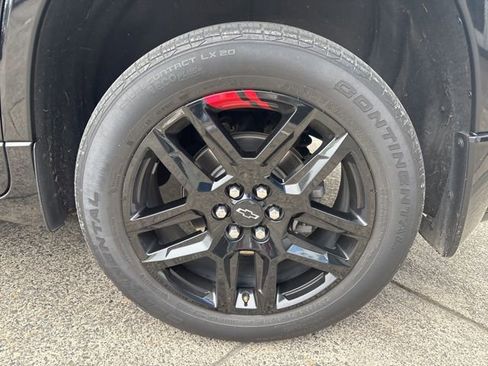 Used 2023 Chevrolet Traverse Premier w/ Redline Edition AWD/4WD image 11