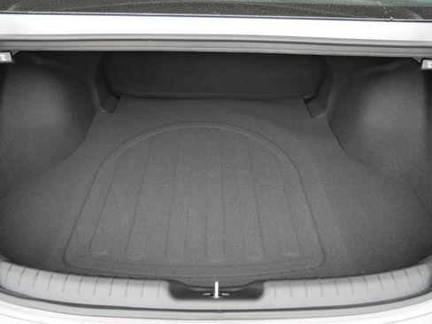 Certified 2025 Hyundai Elantra Sport image 18