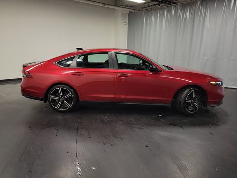 Used 2024 Honda Accord Sport image 9