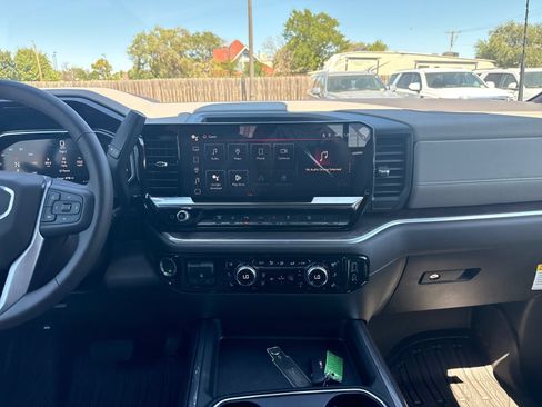New 2026 GMC Sierra 2500 SLT AWD/4WD image 24
